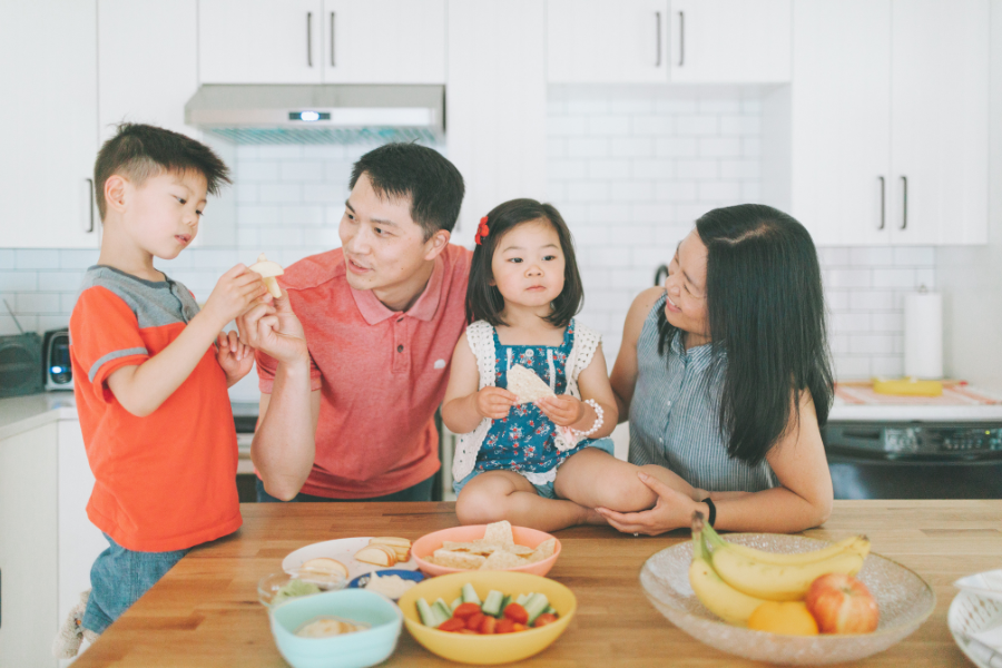 RS-900×600 Family enjoys being around the table together